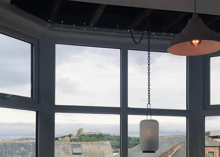 Castle View Apartment- 3rd Floor *