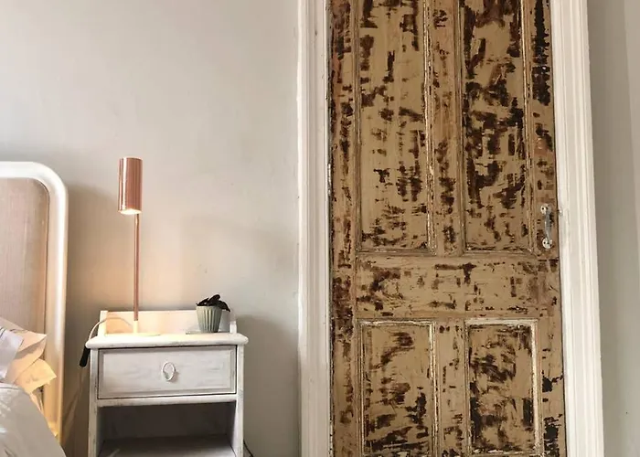 Castle View Apartment- 3rd Floor Daire