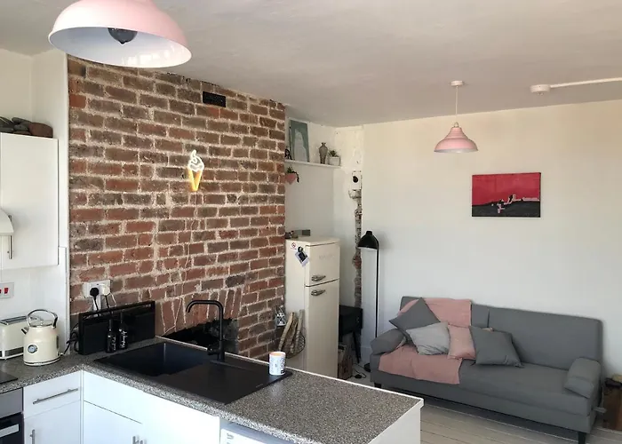 Castle View Apartment- 3rd Floor Scarborough