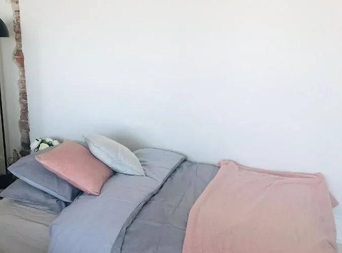 Castle View Apartment- 3rd Floor