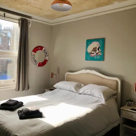 Castle View Apartment- 3rd Floor דירה סקארבורו