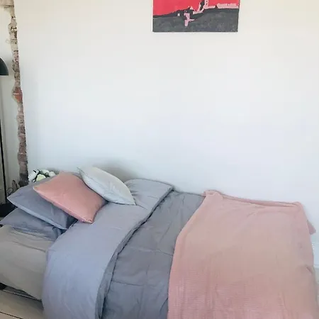 Castle View Apartment- 3rd Floor