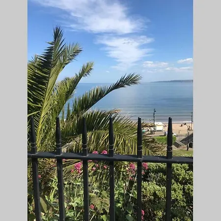 Castle View Apartment- 3rd Floor *